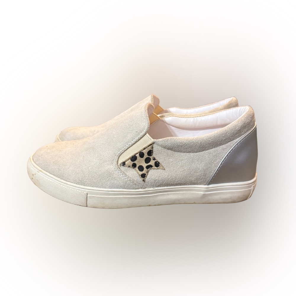 Boutique Women's Casual Cream Slip-On Sneakers Leopard Print Star Detail 6 1/2‎
